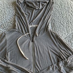 American Eagle - Zipped thin & soft hoodie